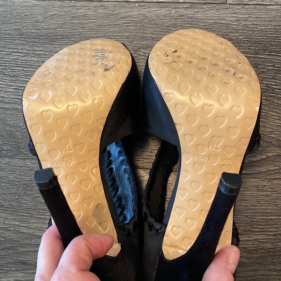 New Betsey Johnson Heels 7 - Picture 5 of 8